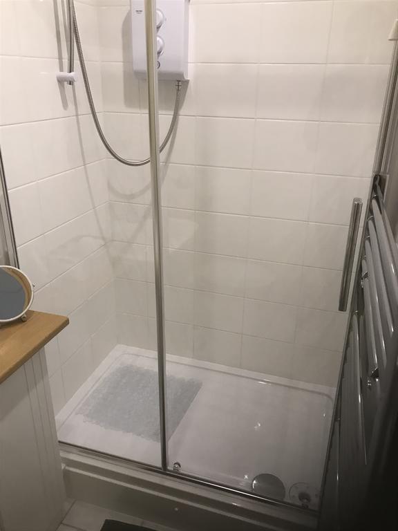 Deri-Down Guest House Abergavenny Bagian luar foto