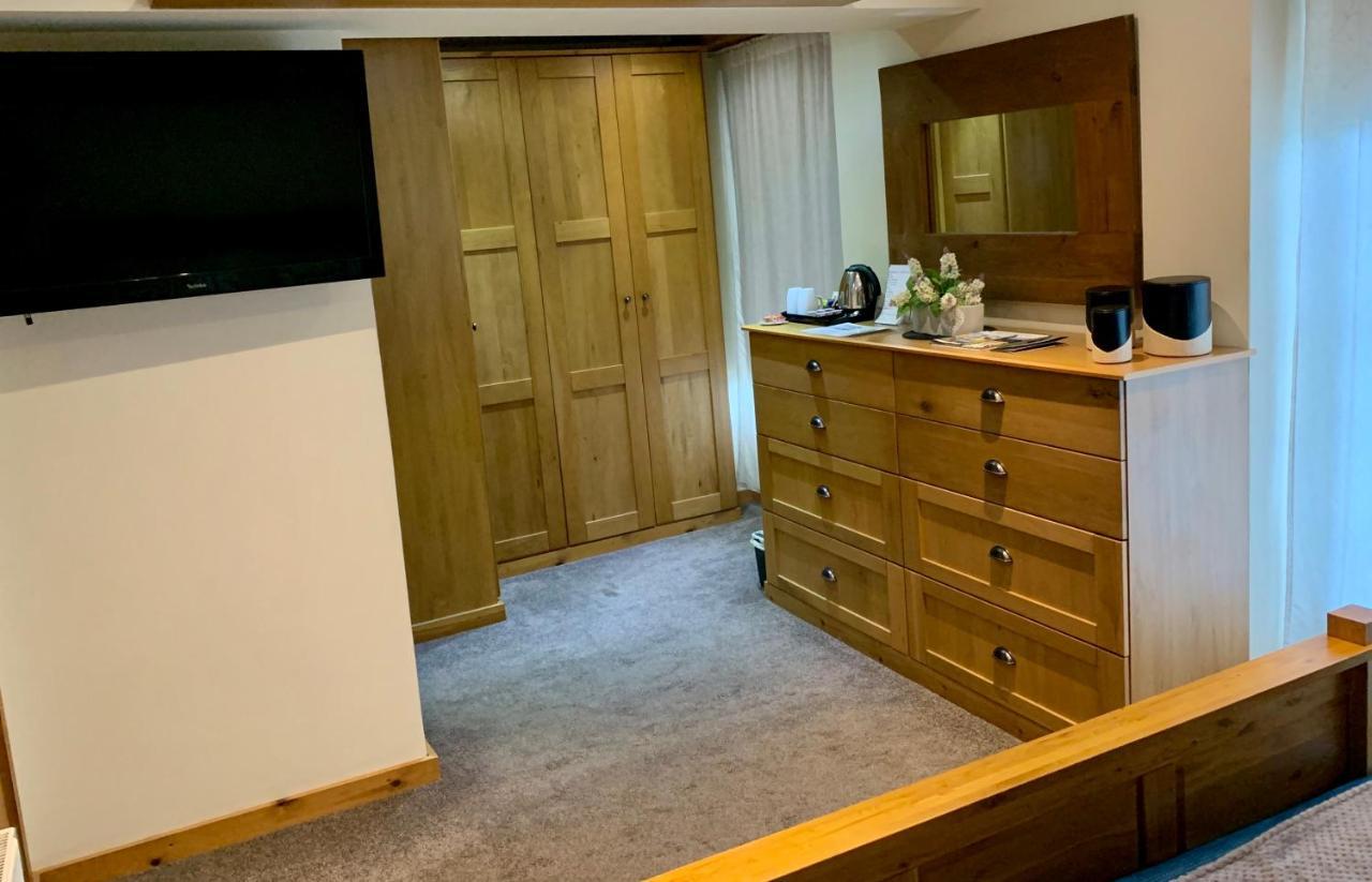 Deri-Down Guest House Abergavenny Bagian luar foto