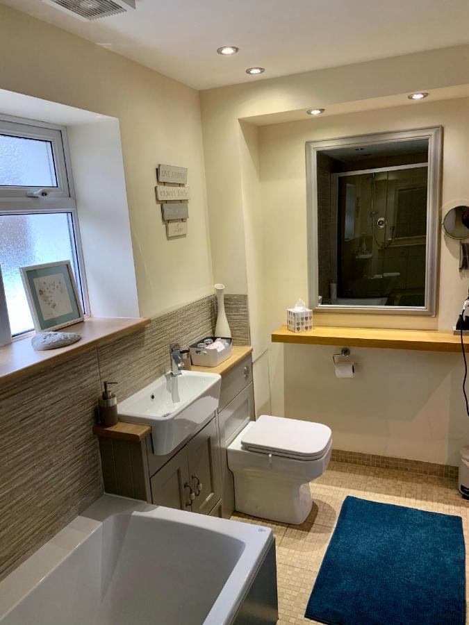 Deri-Down Guest House Abergavenny Bagian luar foto