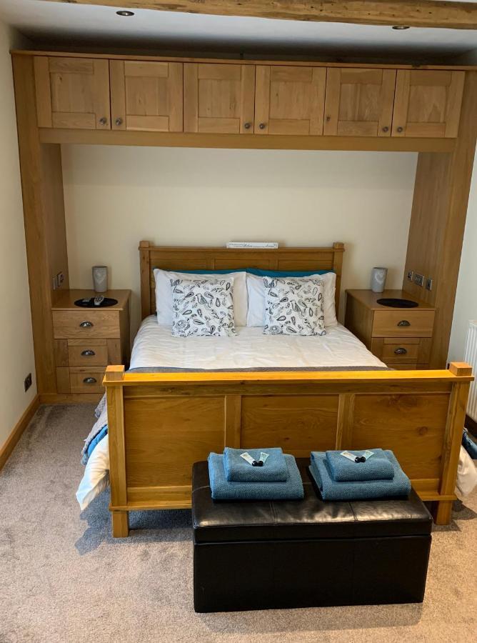 Deri-Down Guest House Abergavenny Bagian luar foto
