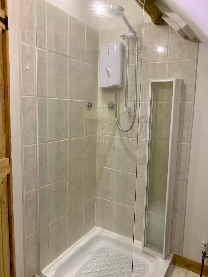 Deri-Down Guest House Abergavenny Bagian luar foto