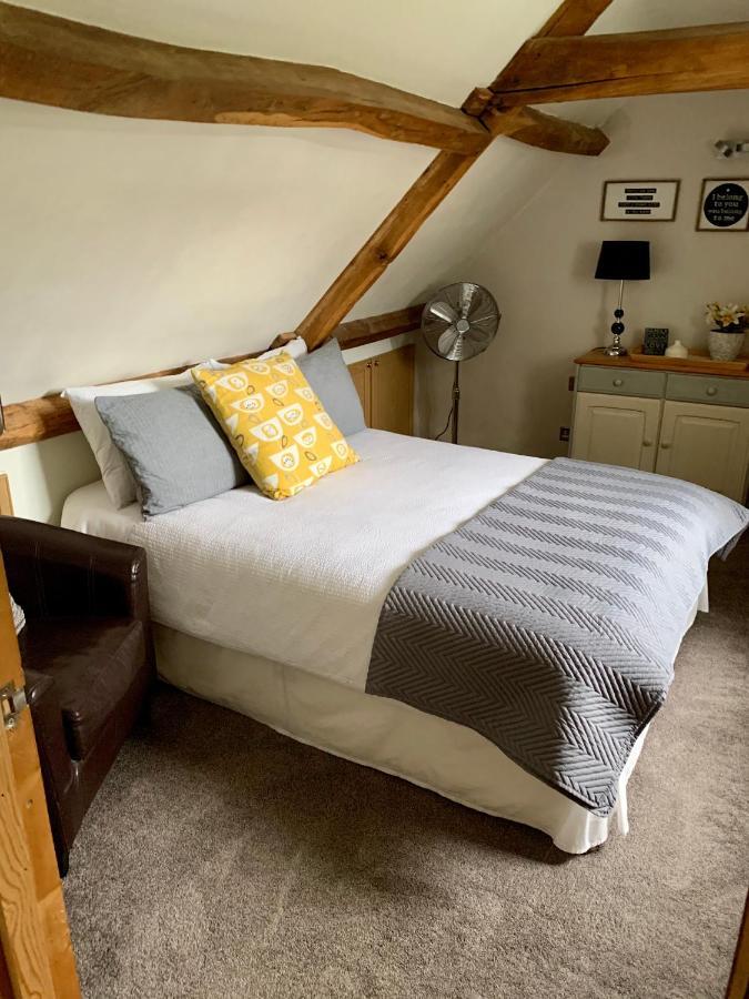 Deri-Down Guest House Abergavenny Bagian luar foto